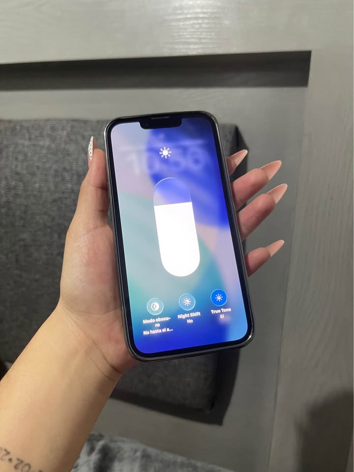 iPhone 14 - Image 3
