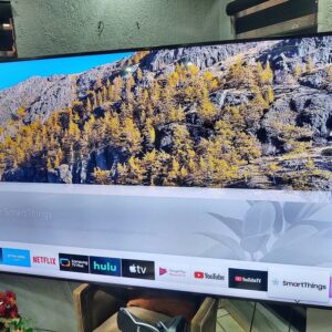 Bonita mega pantalla Smart TV Samsung 4K cristal 85